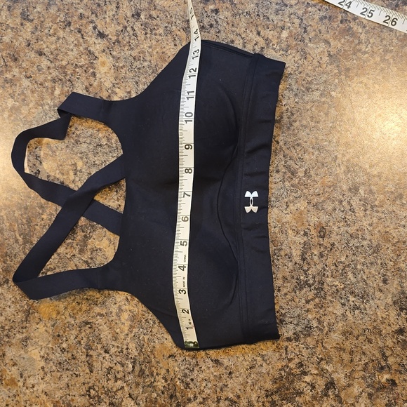Under armour black fitted sports bra size 34C - Picture 6 of 6